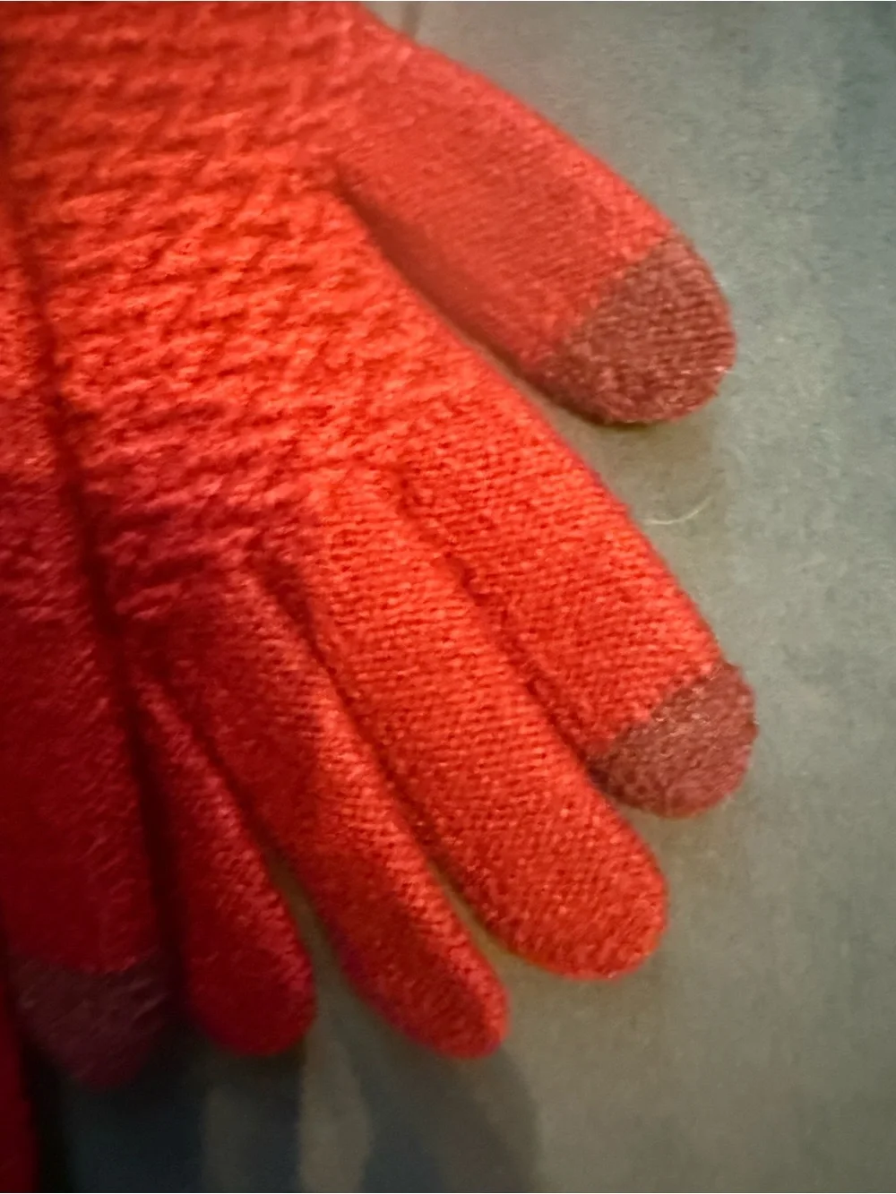 UGG Australia Red Knit Beanie Hat & Touchscreen Gloves‎